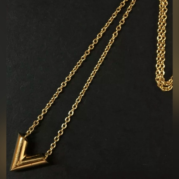 Louis Vuitton Gold ‘V’ Necklace - Picture 1 of 7